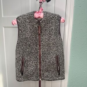 True Grit Gray fuzzy vest Medium